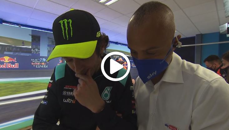 MotoGP | GP Jerez: Valentino Rossi si consola con lo scudetto dell’Inter [VIDEO]