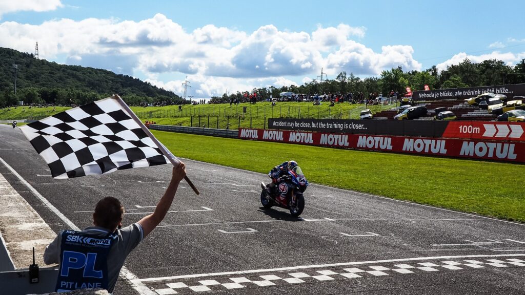 Superbike | Round Repubblica Ceca, Tissot Superpole Race: vince ancora Razgatlioglu