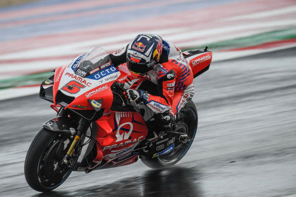 MotoGP | Gp Misano 2 FP1: Zarco domina sul bagnato, Rossi è 12esimo