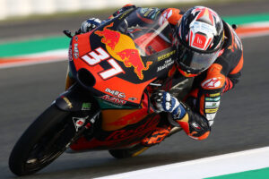 Moto3 | GP Valencia Warm Up: Acosta davanti a Öncü