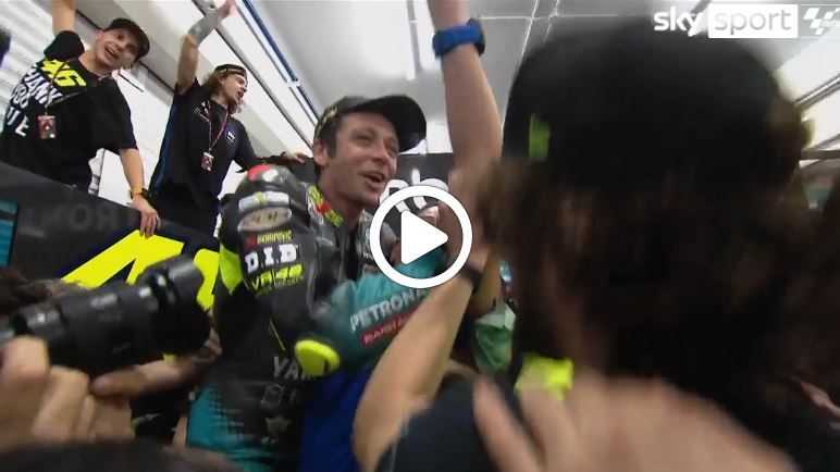 MotoGP | Valentino Rossi: la festa del team Petronas [VIDEO]