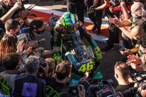 MotoGP | Gp Valencia: l’ultimo “ballo” di Valentino Rossi nel giorno della tripletta Ducati [FOTOGALLERY]