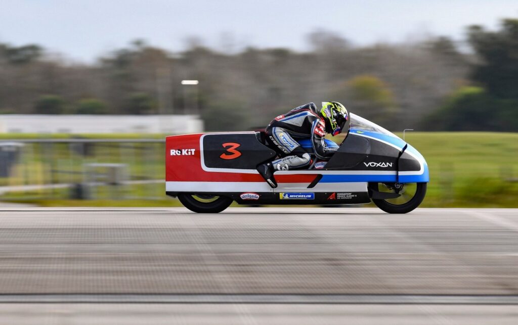 Max Biaggi, 21 record in sella moto elettrica Voxan, raggiunti i 455.737 km/h