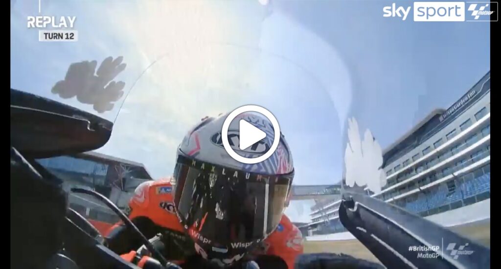 MotoGP | GP Silverstone, la caduta di Espargarò nelle FP4 [VIDEO]