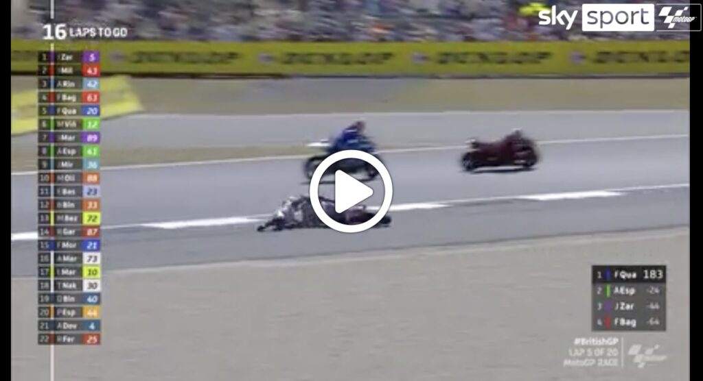 MotoGP | GP Silverstone, la caduta di Zarco alla curva “Club” [VIDEO]