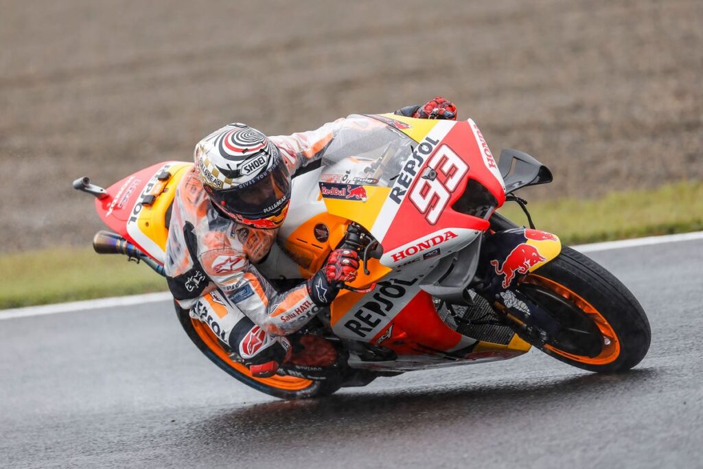 MotoGP | Gp Giappone FP2: pioggia battente, Marquez in testa, indietro Bagnaia