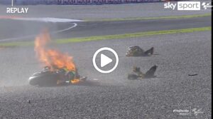 MotoGP | Bezzecchi, paura e fuoco nelle FP3 di Valencia [VIDEO]