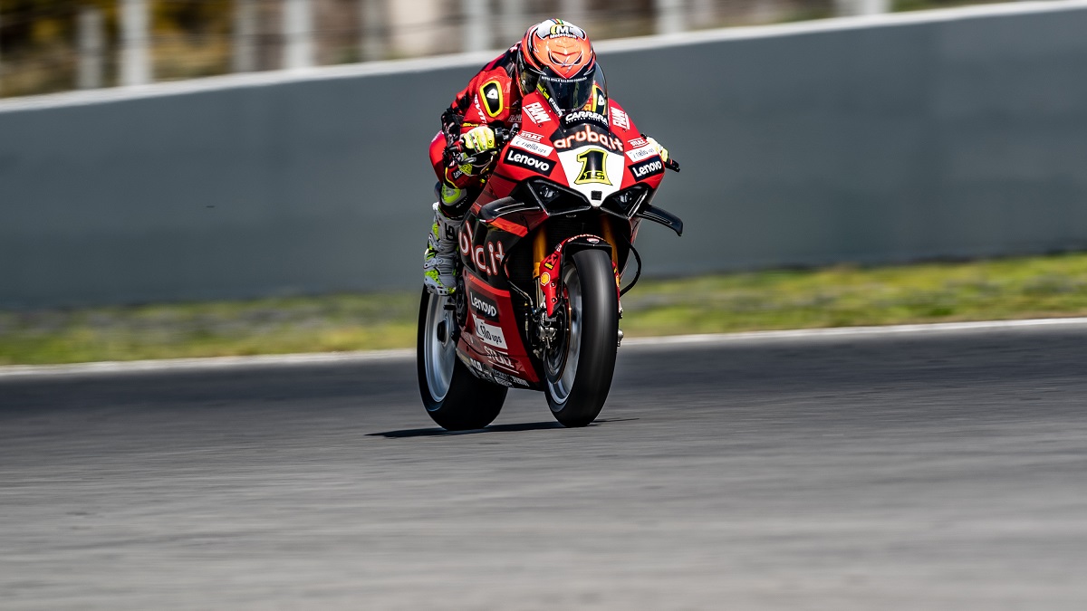 SBK | Test Barcellona Day 1: Bautista il più veloce