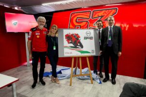 MotoGP | Ducati, francobollo speciale per i titoli 2022