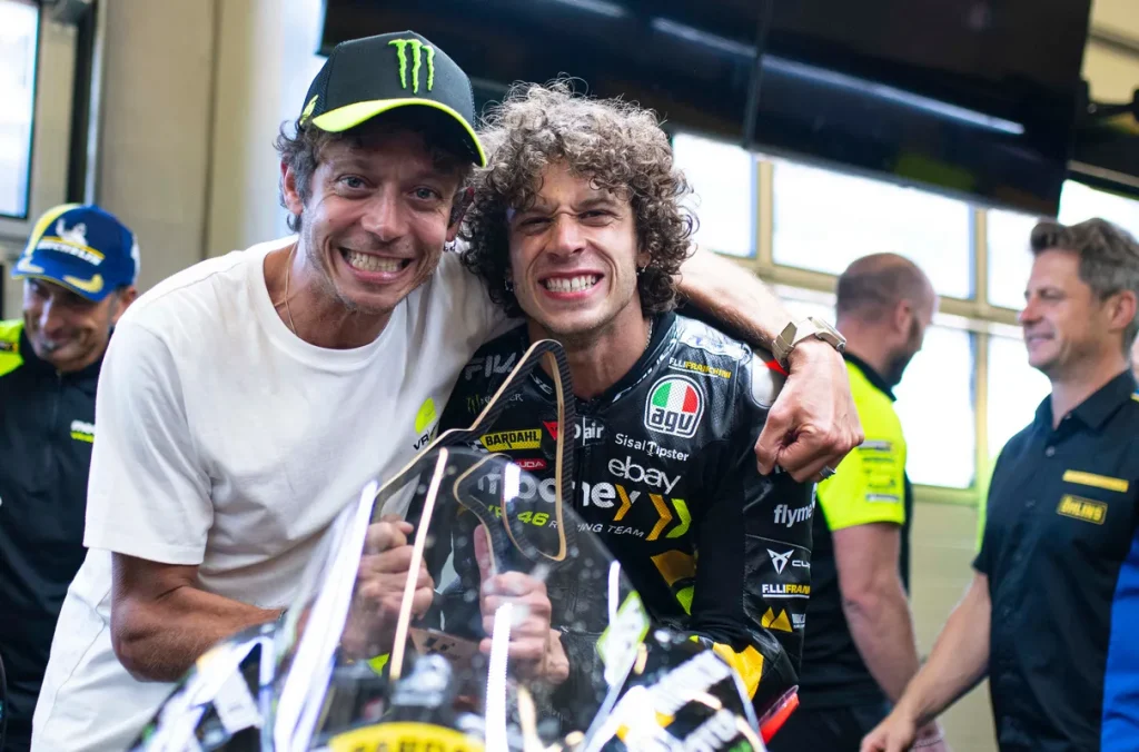 MotoGP | Ufficiale, Marco Bezzecchi rinnova con il VR46 Racing Team [VIDEO]