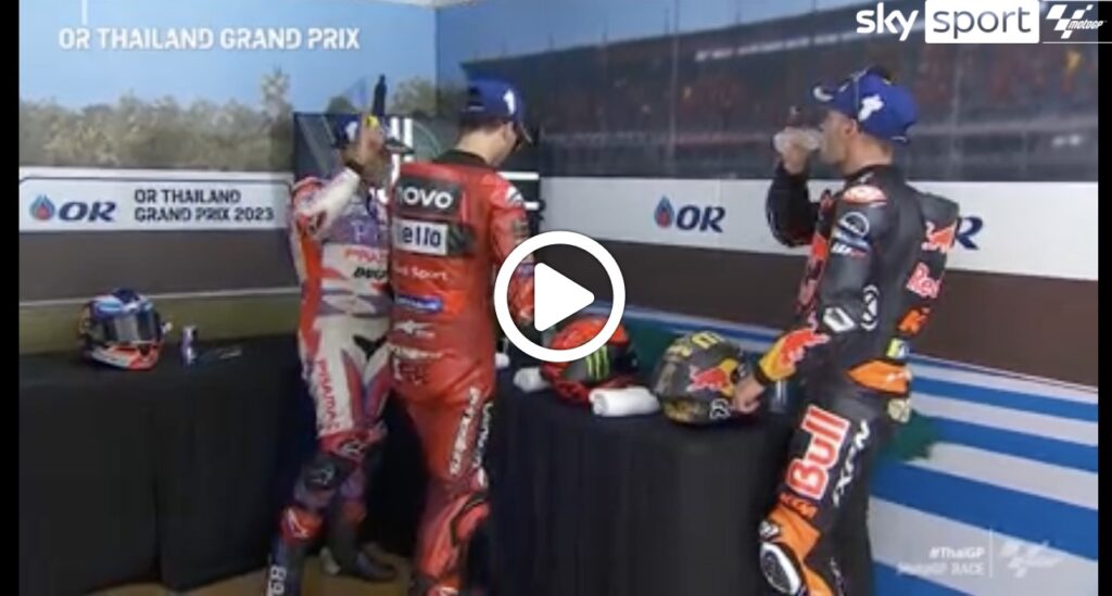 MotoGP | Martin, Bagnaia e Binder: il retropodio del GP della Thailandia [VIDEO]