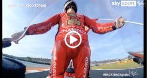 MotoGP | Bagnaia di nuovo campione: il giro d’onore a Valencia [VIDEO]