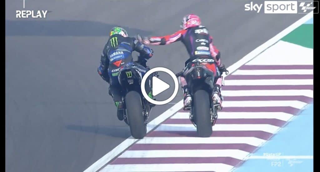 MotoGP | Brutto gesto di Espargaró a Lusail: schiaffo al casco di Morbidelli [VIDEO]
