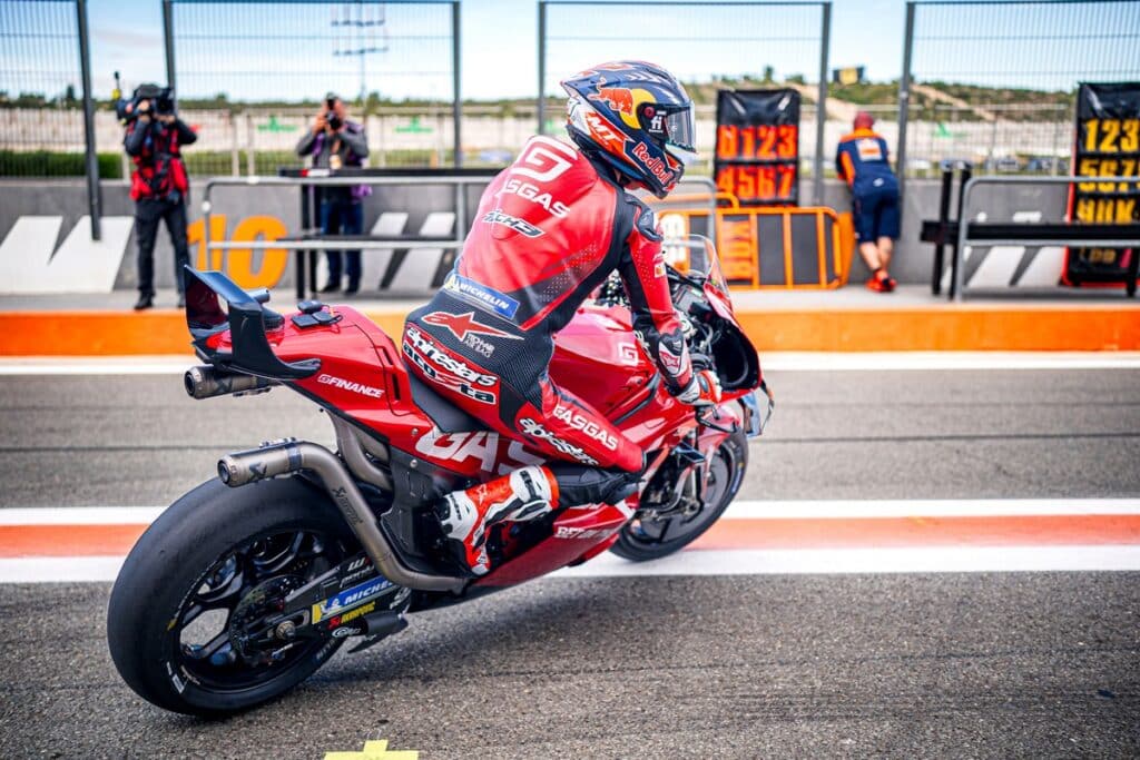 MotoGP | Acosta: “I tifosi vogliono vedere battaglie come quelle tra Marquez e Rossi”
