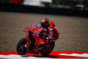 MotoGP | Gp Indonesia Sprint Race: vince Bagnaia, cade Martin, Bastianini e Marc Marquez a podio