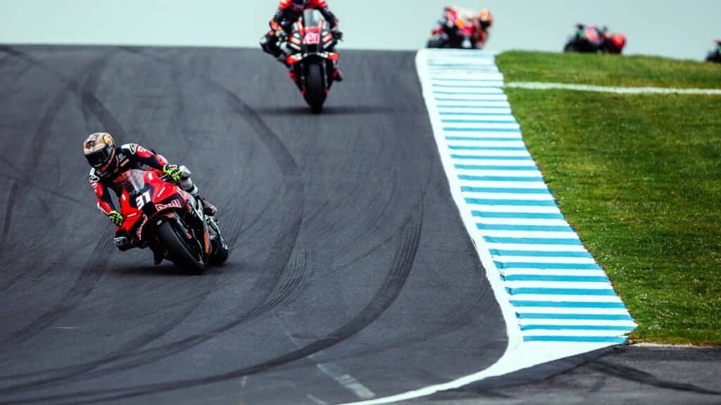 MotoGP | Gp Australia Sprint Race, Acosta: “Brutto incidente, domani decideremo se fare la gara”