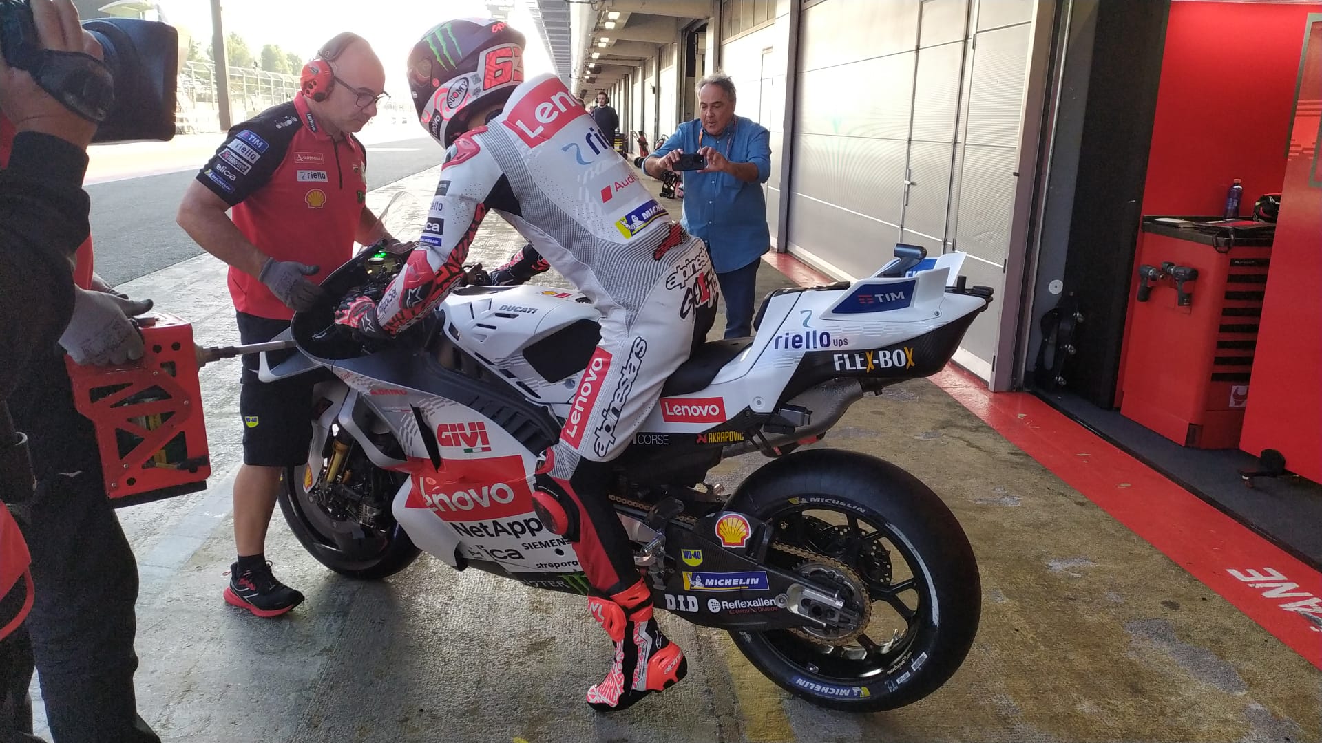 bagnaia test barcellona