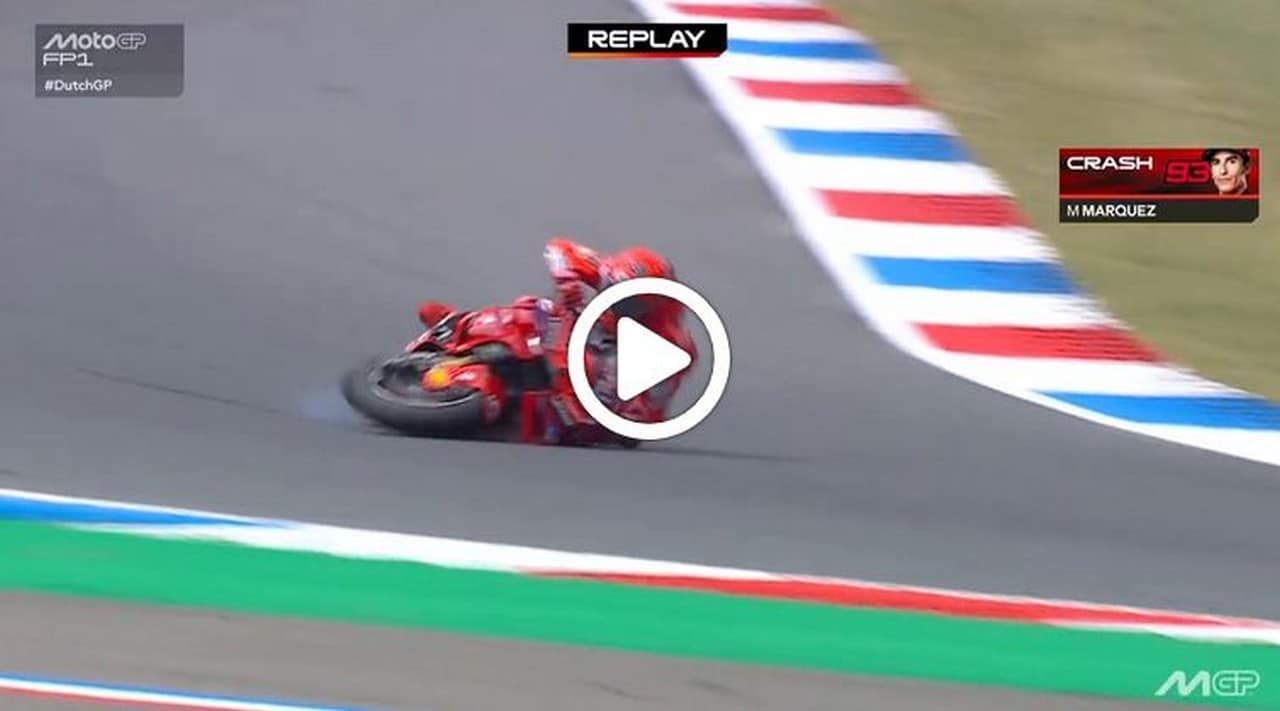 MotoGP | GP Assen Day 1, Marc Marquez cade nelle FP1 [VIDEO]