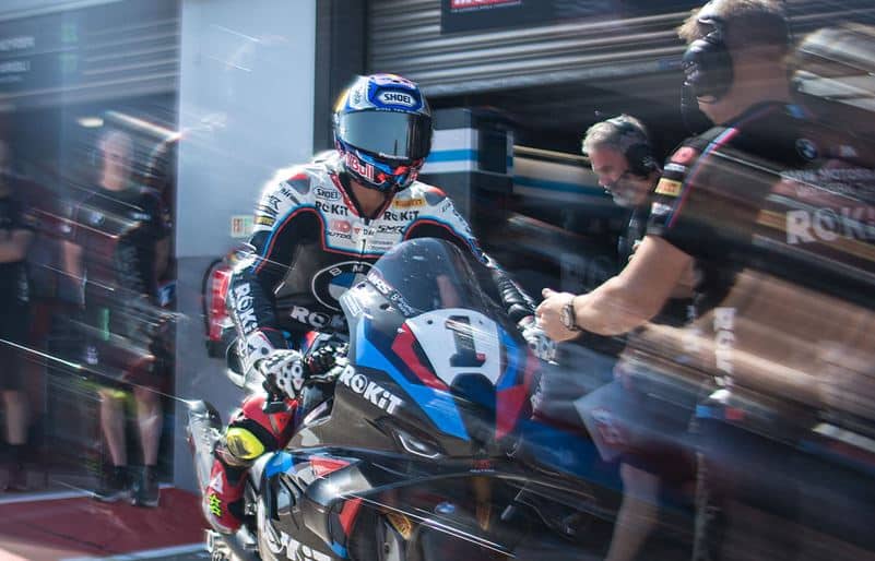 SBK | GP Donington: Razgatlioglu imprendibile, vince Gara 1 con autorità