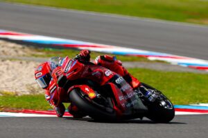 MotoGP | Gp Brno Sprint Race: Marquez batte Acosta, Bastianini ottimo terzo