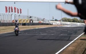 SBK | GP Donington, Superpole Race: Vince Razgatlioglu su Bulega