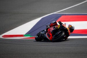 MotoGP | GP Austria Gara, Acosta: “La KTM è una moto per “macho”