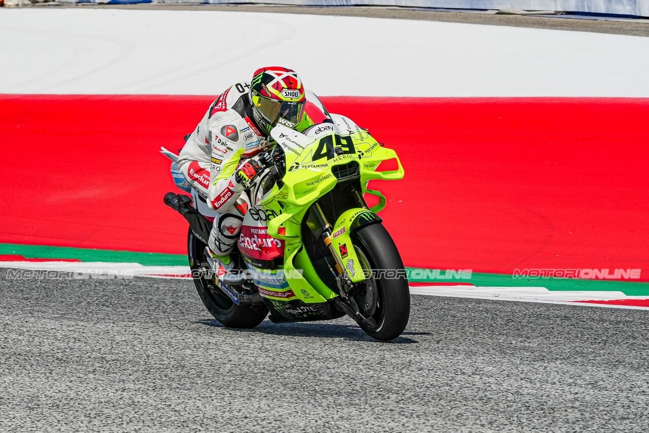 MotoGP | GP Austria Sprint Race, Di Giannantonio: “Difficile stare sulla moto per le vibrazioni”