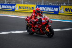 MotoGP | Gp Ungheria Gara: Marquez “suona” la decima, Acosta e Bezzecchi a podio