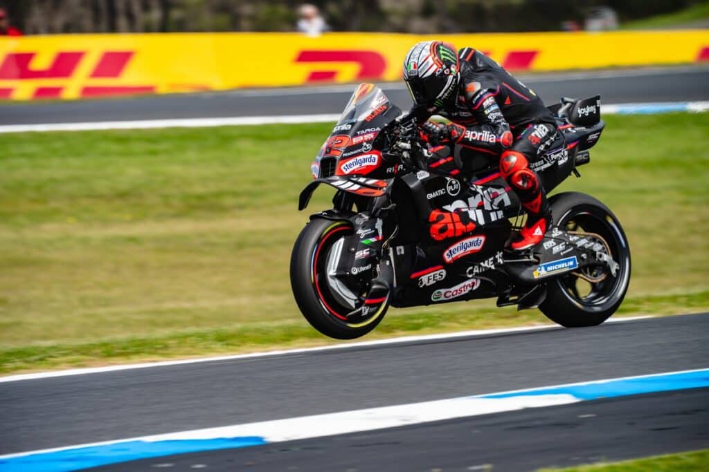 MotoGP | Gp Australia Sprint Race: vince Bezzecchi, disfatta Bagnaia