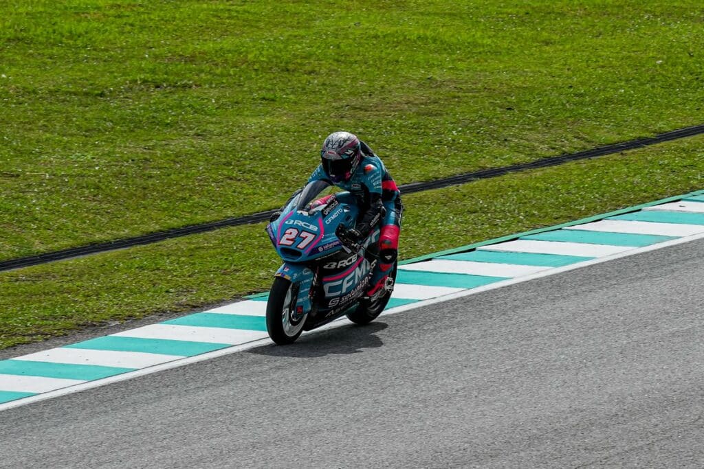 Moto2 | Gp Malesia: Holgado, pole da record, Arbolino è nono