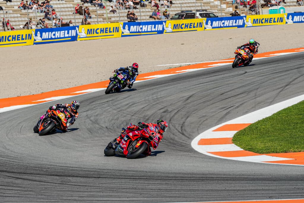 MotoGP | GP Valencia Sprint Race, Bulega: “Difficile frenare con tutta questa aerodinamica”