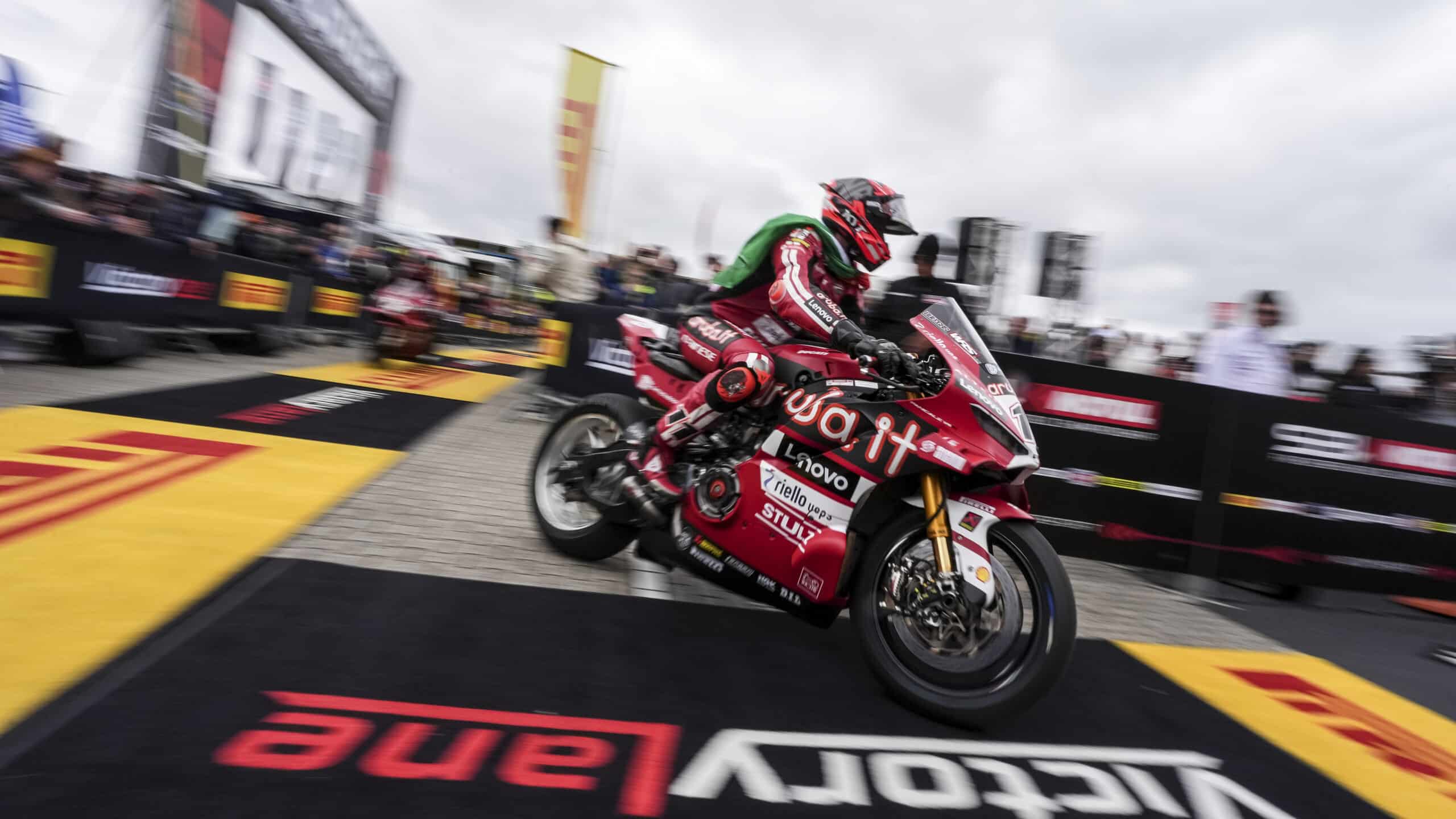 SBK | Gp Assen Superpole Race: Bulega primo, davavanti al compagno Lecuona e Sam Lowes; stesso podio di Gara1