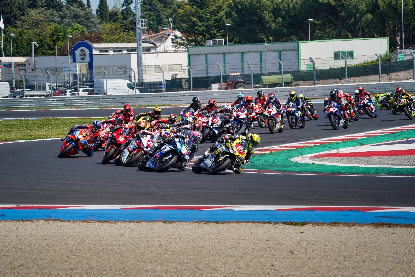 CIV | Gp Misano Race 2: Delbianco fa doppietta in Superbike, stesso podio di Gara 1. Seconda vittoria anche per Kevin Zannoni in Supersport