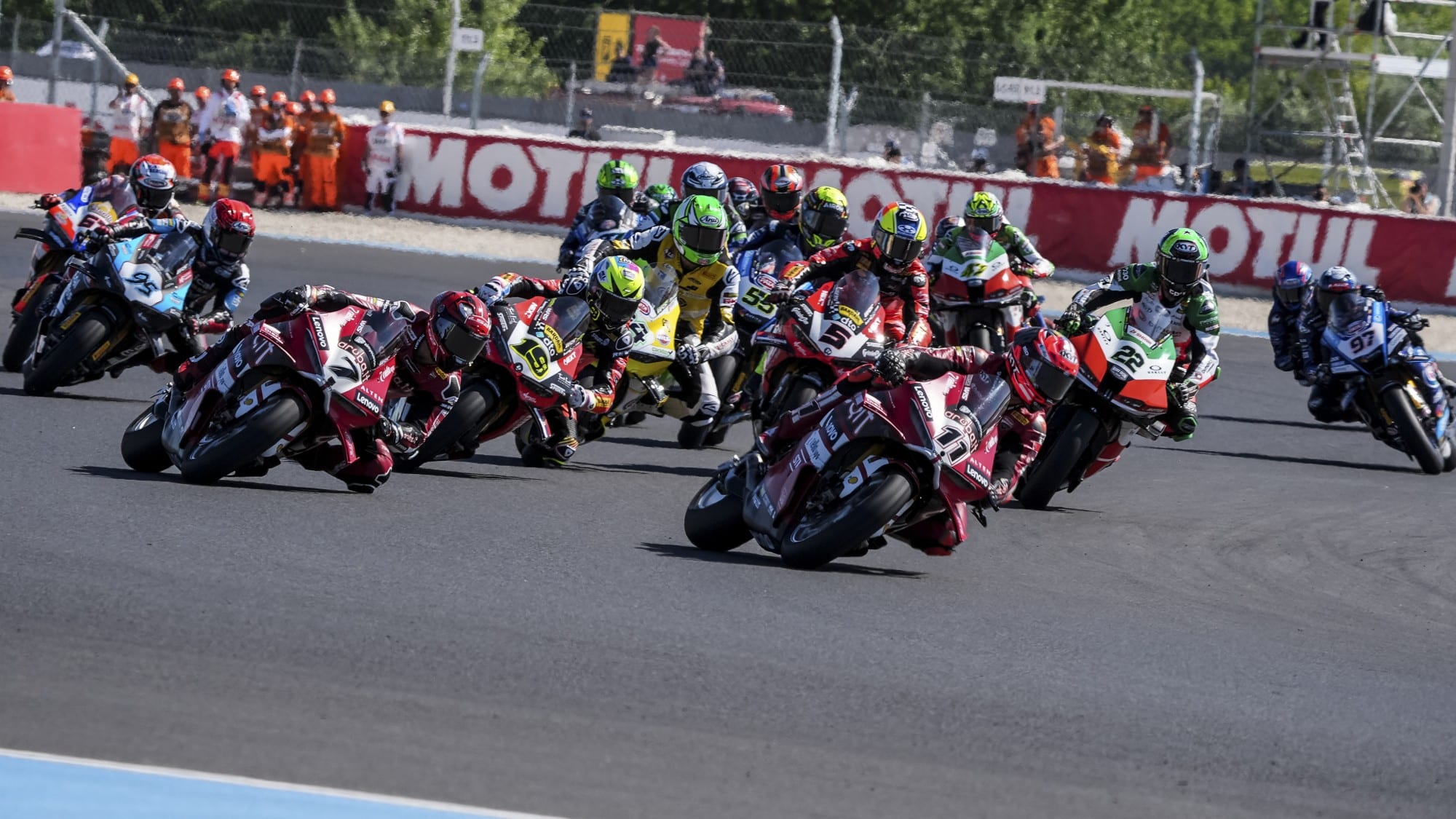SBK | Gp Balaton Park Gara 2: è dominio Ducati, doppietta di Bulega e Lecuona davanti a Montella