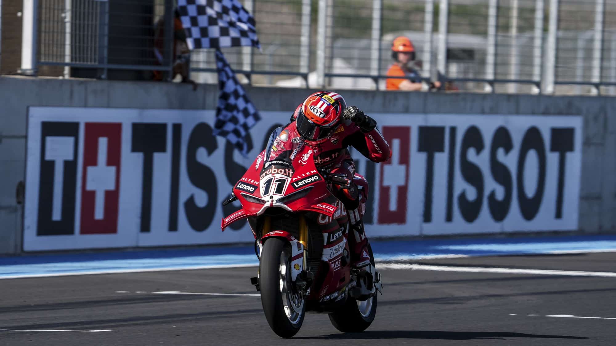 SBK | Gp Balaton Park Gara 1: Vittoria schiacciante di Bulega e altra doppietta Ducati con Lecuona davanti a Oliveira