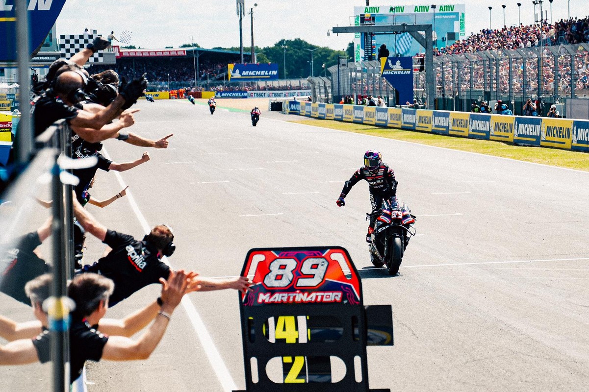 MotoGP | Gp Le Mans: Martin show, rimonta e vittoria, tripletta Aprilia con Bezzecchi e Ogura