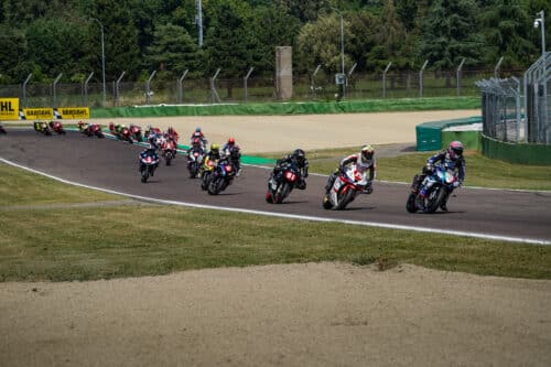 CIV | Gp Imola Race 2: Cavalieri vince anche Gara 2 e fa doppietta, Mantovani domina in Supersport