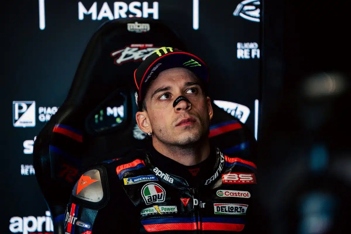 MotoGP | GP Brno: Bezzecchi spinge e colpisce un commissario, squalificato per la gara [VIDEO]
