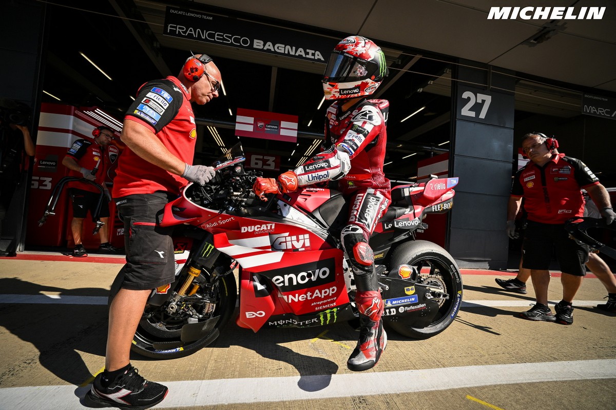 MotoGP | GP Silverstone Day 1, Bagnaia: “Stringo i denti, entrare in Q2 sarà durissima”