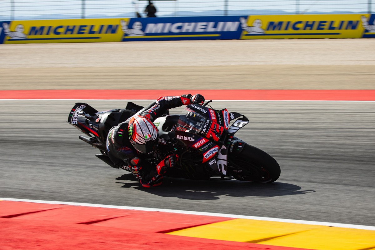 MotoGP | Gp Aragon: Bezzecchi, pole da record, seguono i fratelli Marquez