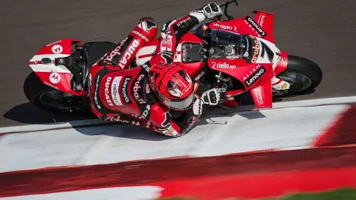 SBK | Gp Cremona FP: con due cadute Bulega è “solo” secondo dietro al compagno Iker Lecuona. Bene anche Surra e Baldassarri